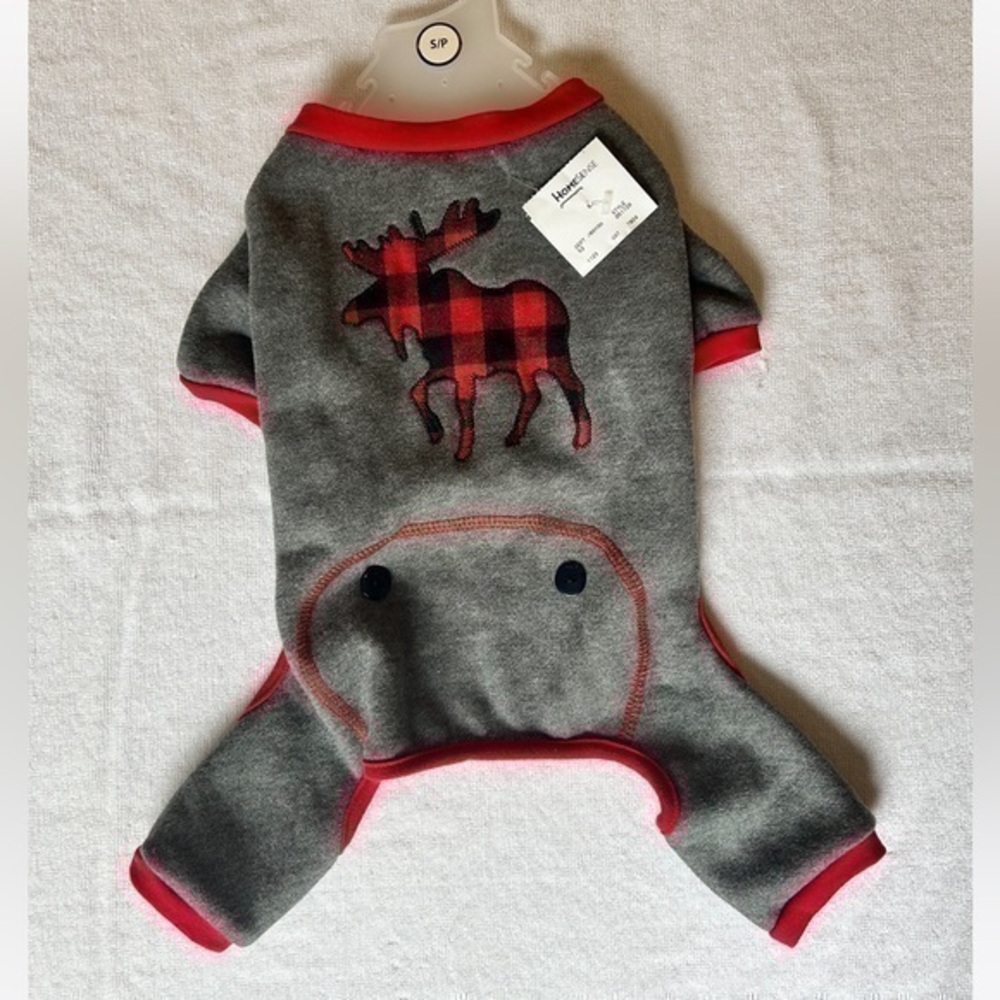 NWT Cute Cat Suit, Moose Design, Gray, Red, and Black, Size Small